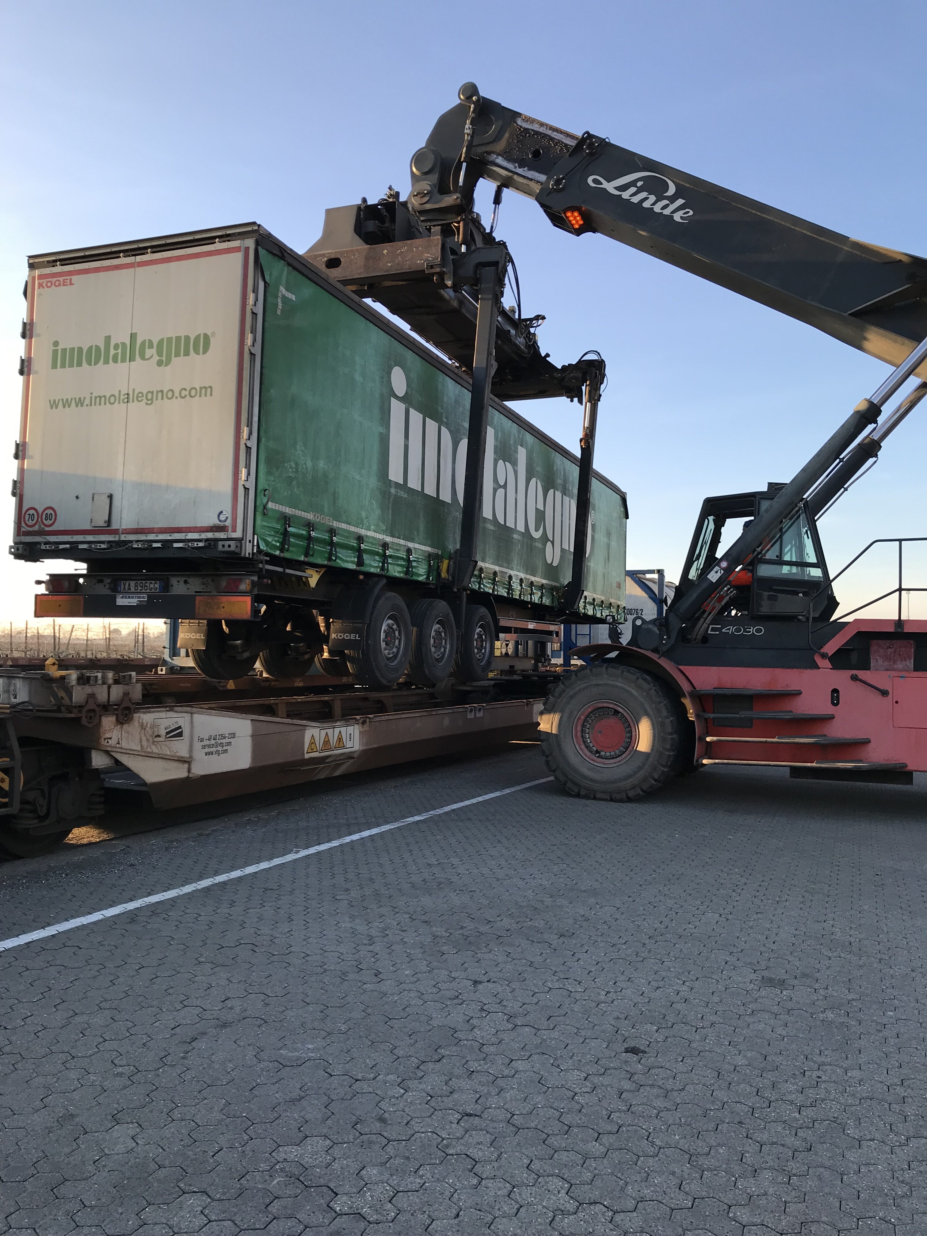 Treno tra Piacenza e la Puglia per SEMIRIMORCHI P400